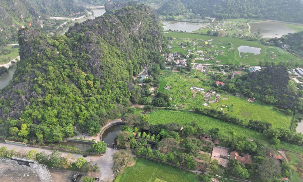 A stunning view of Ma Yen mountain